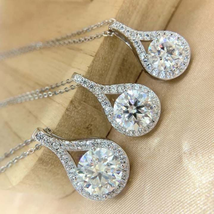 Fluid Halo Moissanite Pendant