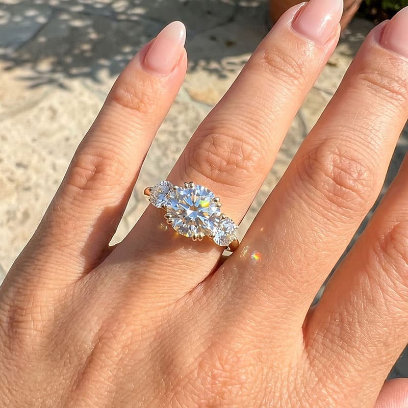 Three-Stone Double claws Moissanite Engagement Ring (3.0 ct. tw)
