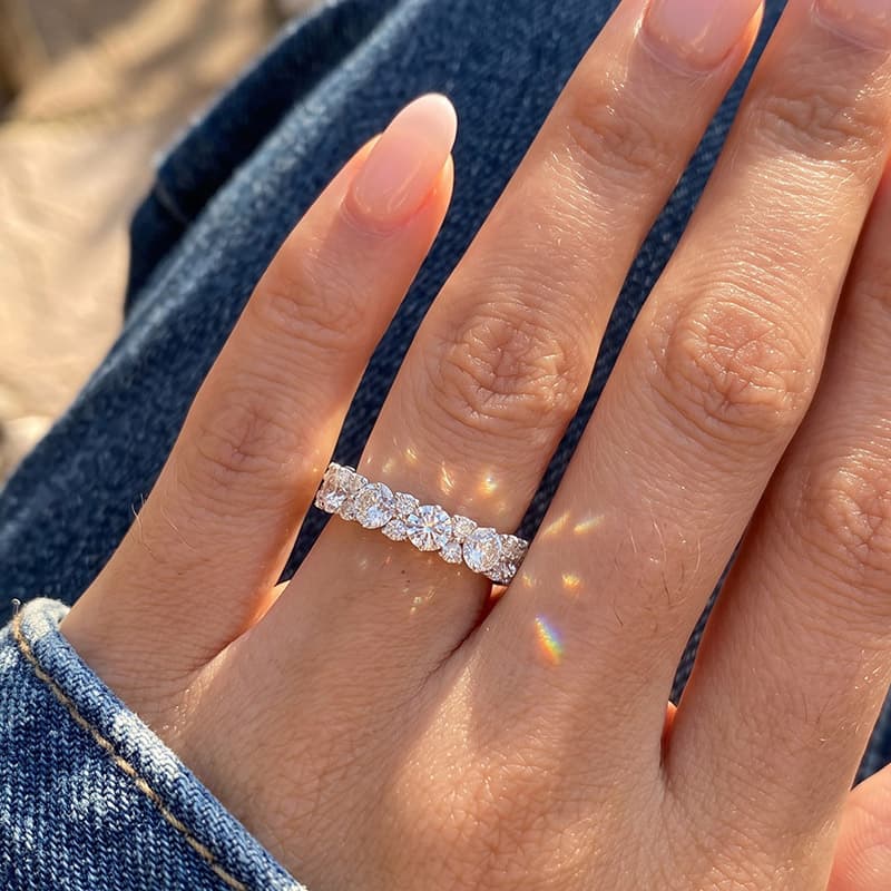 Petal Shining Moissanite Ring