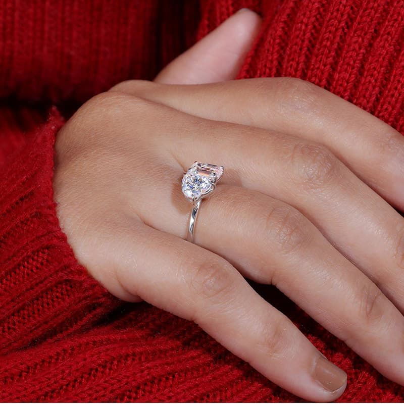 Toi Et Moi Emerald and Heart Moissanite Ring