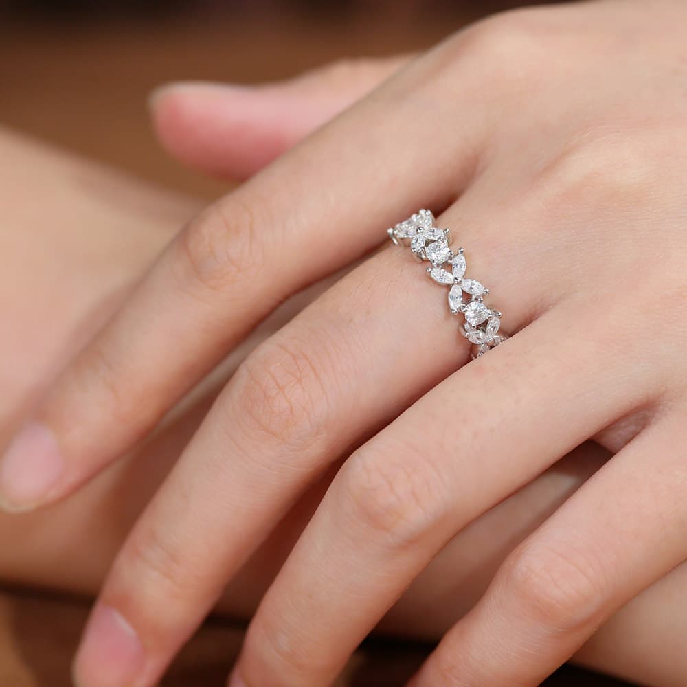 Aurora Clover Moissanite Wedding Band