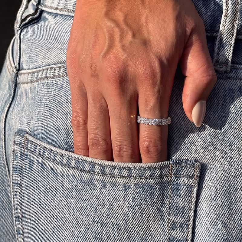 Petal Shining Moissanite Ring