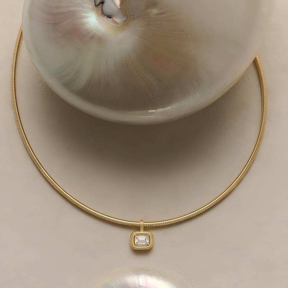 Diamond Heirloom Curved Chain Emerald Necklace