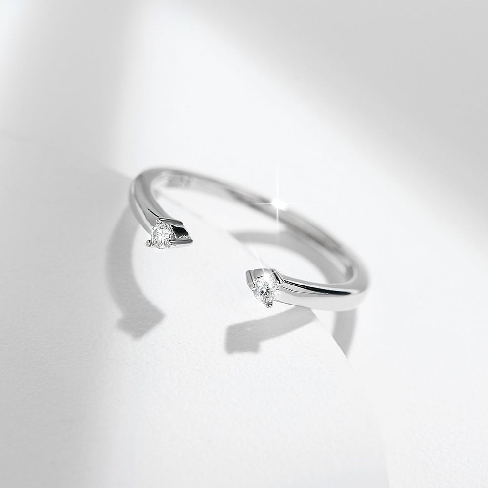 Twin Star Moissanite Wedding Band