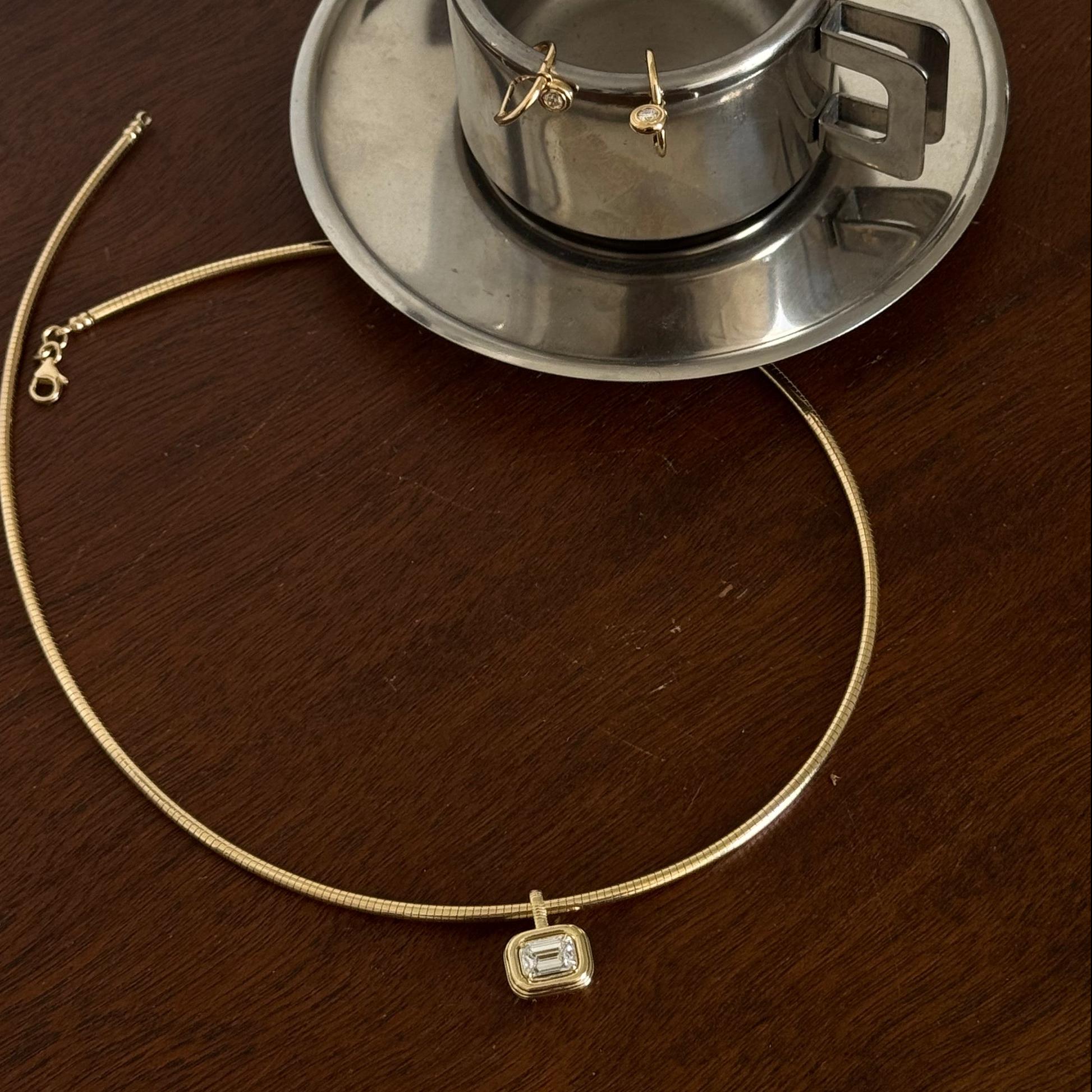 Diamond Heirloom Curved Chain Emerald Necklace