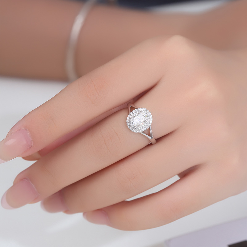 Amelia Oval Cut Double Halo Moissanite Engagement Ring-VOOGME