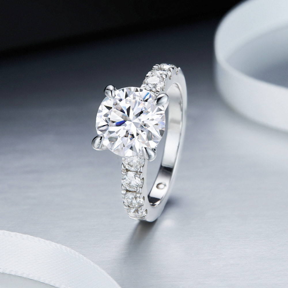 Lydia Luxury Moissanite Ring 3.5ct