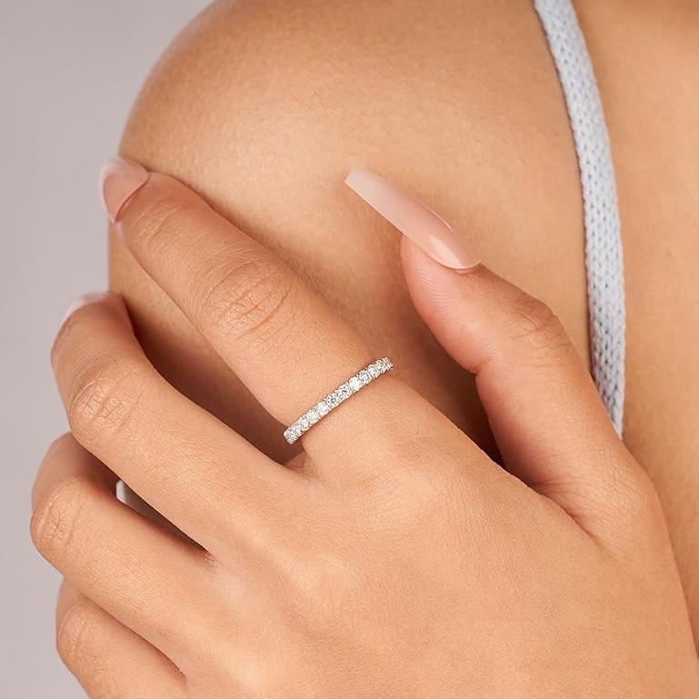 Glyph Embrace Round Moissanite Wedding Band