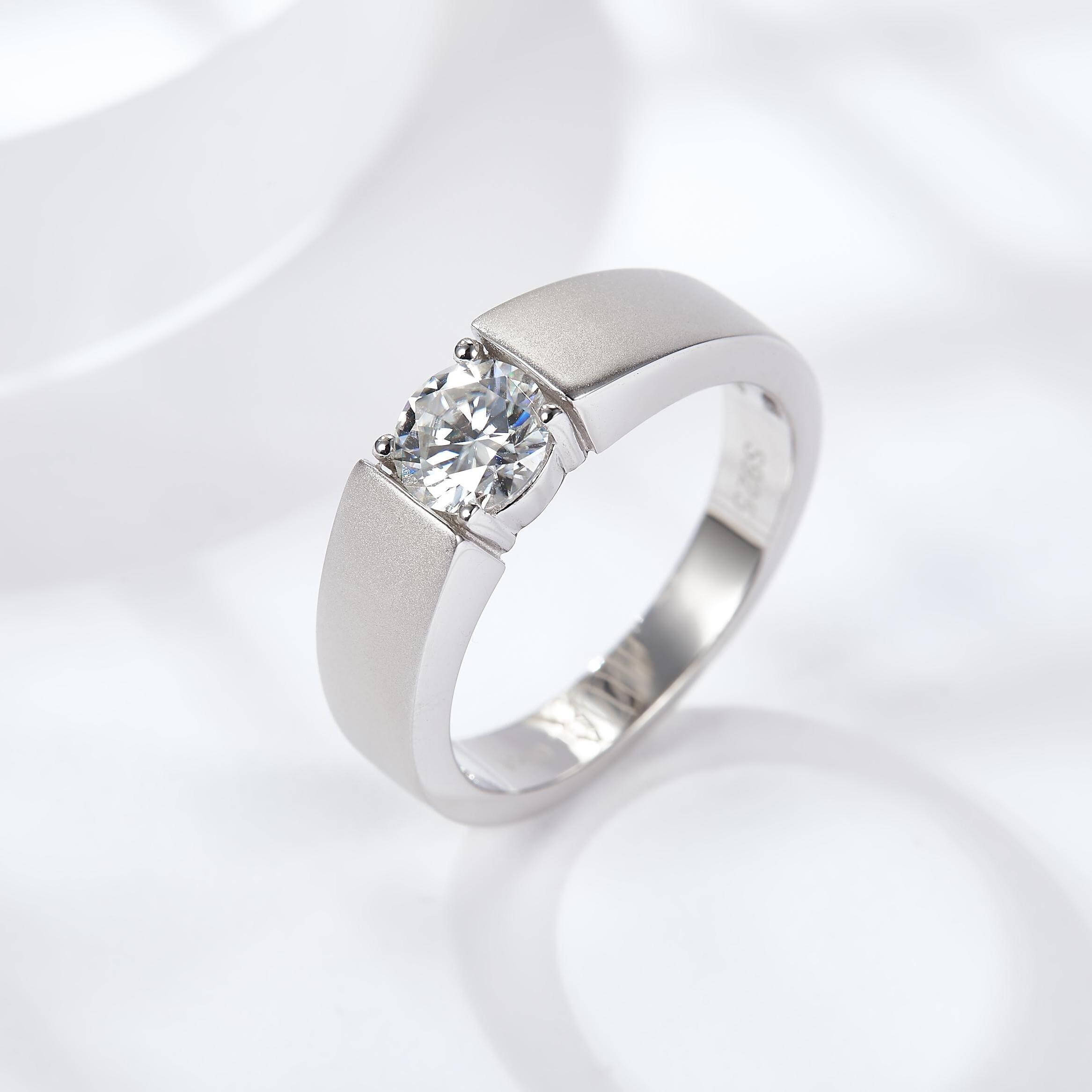 Simple Men' s Moissanite Engagement Ring 1.0 ct-VOOGME