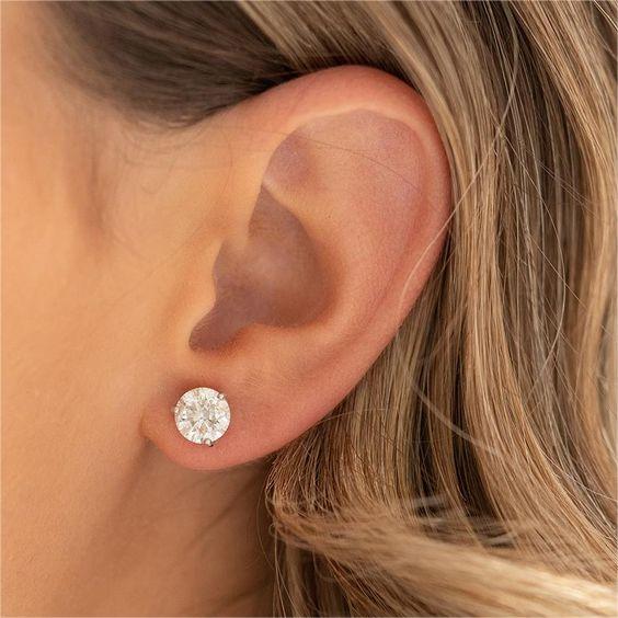 How to choose gold earrings