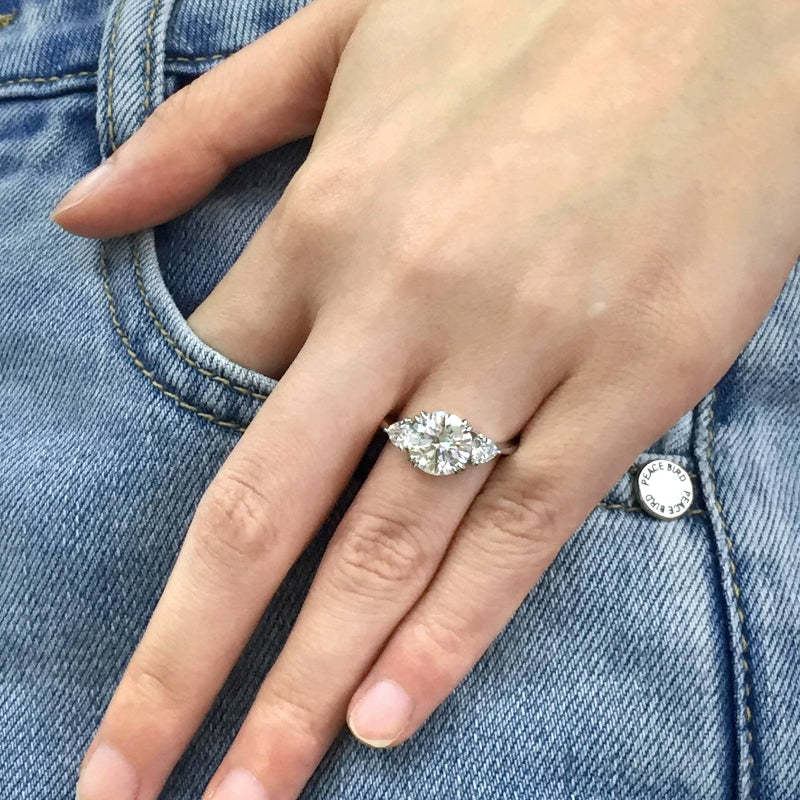 Double Claws Trillion Cut Three Stone Moissanite Ring 3.0 ctVOOGME