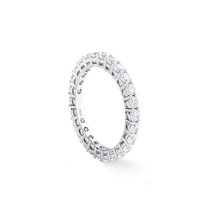 Alula Embrace Round Moissanite Wedding Band-VOOGME