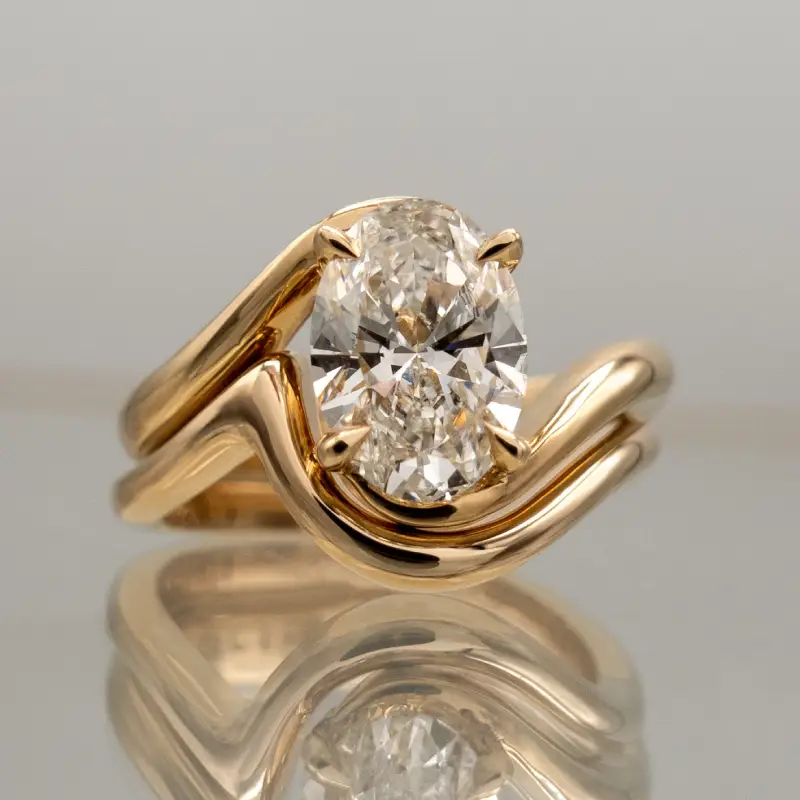 Ripple Oval Cut Moissanite Ring Set