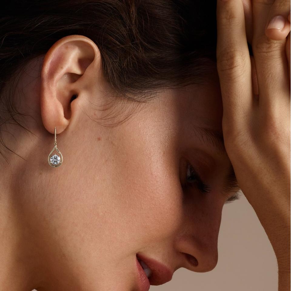 Pear Moissanite Leverback Earrings-VOOGME