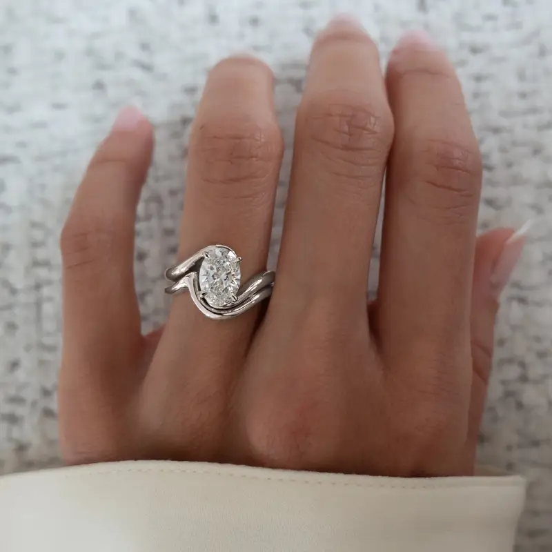 Ripple Oval Cut Moissanite Ring Set