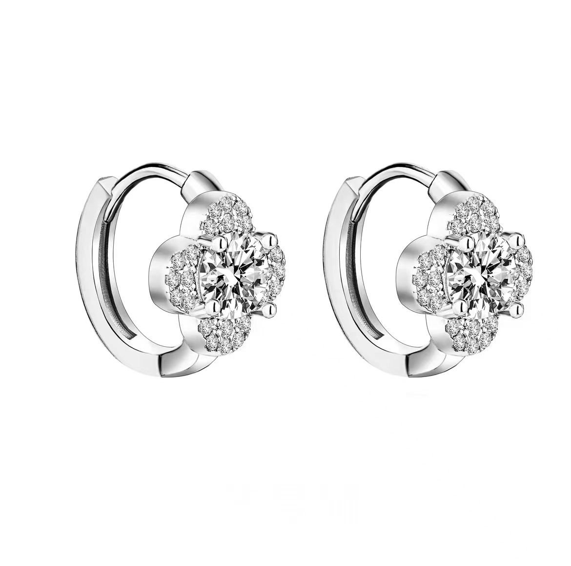 Edna Clover Moissanite Stud Earrings