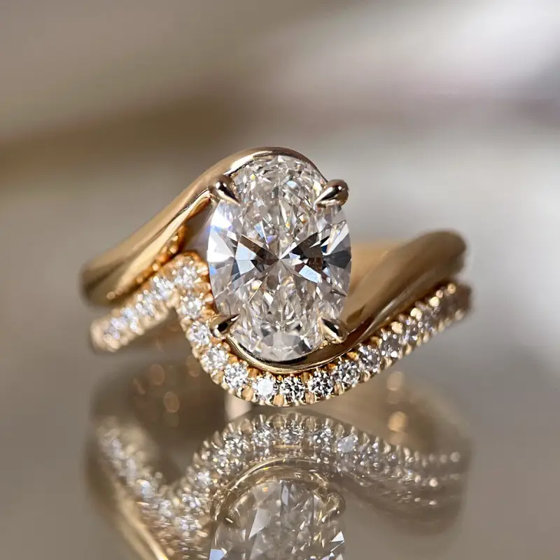 Ripple Oval Cut Moissanite Ring Set