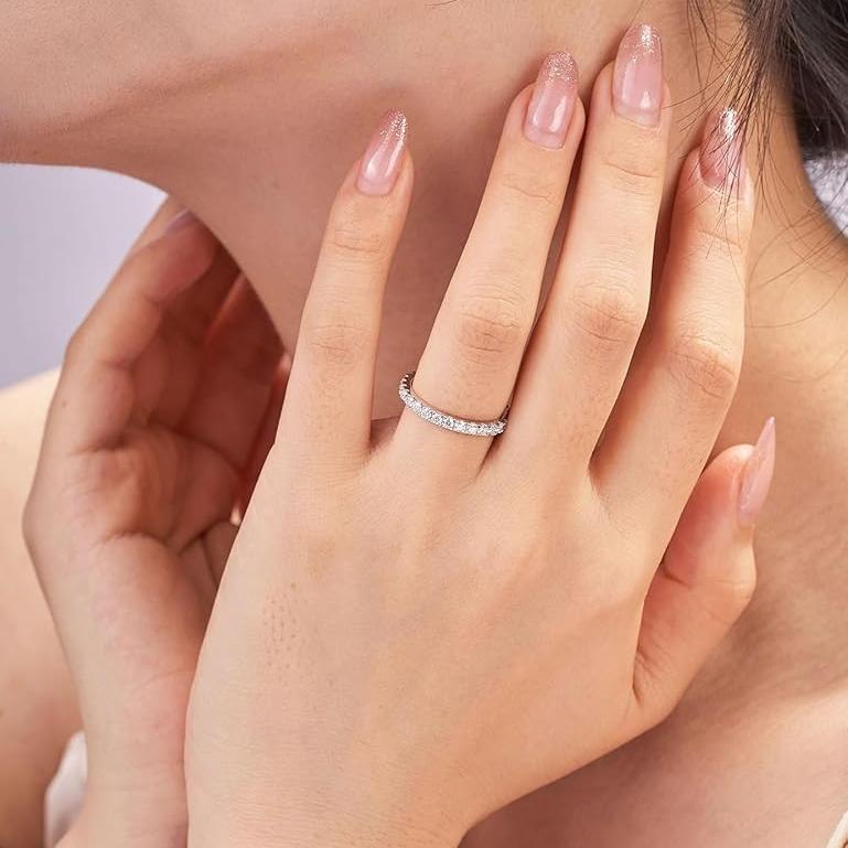 Glyph Embrace Round Moissanite Wedding Band