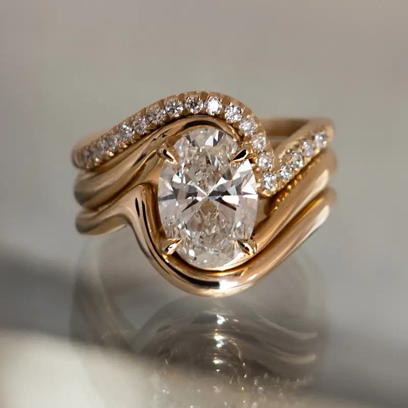Ripple Oval Cut Moissanite Ring Set