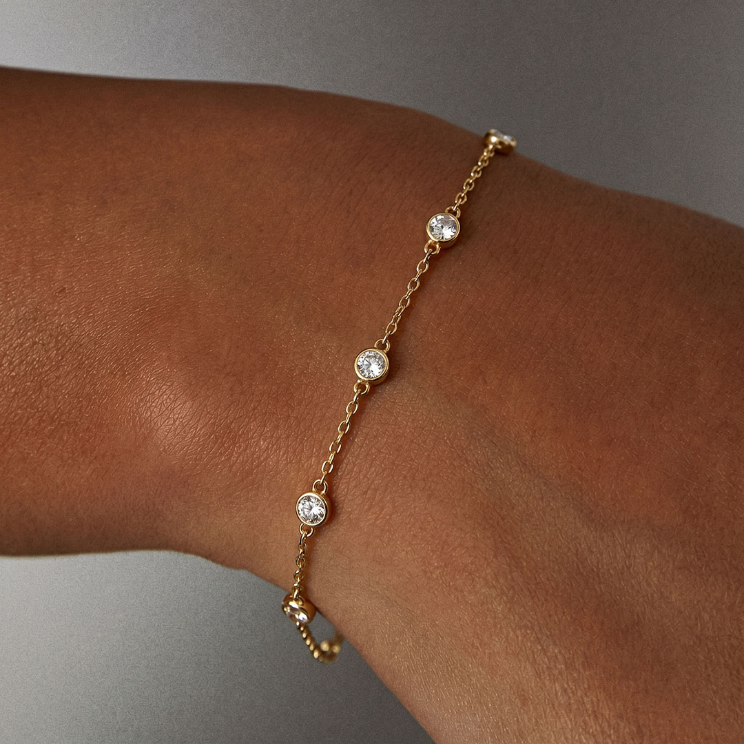 Meme Bezel Moissanite Bracelet