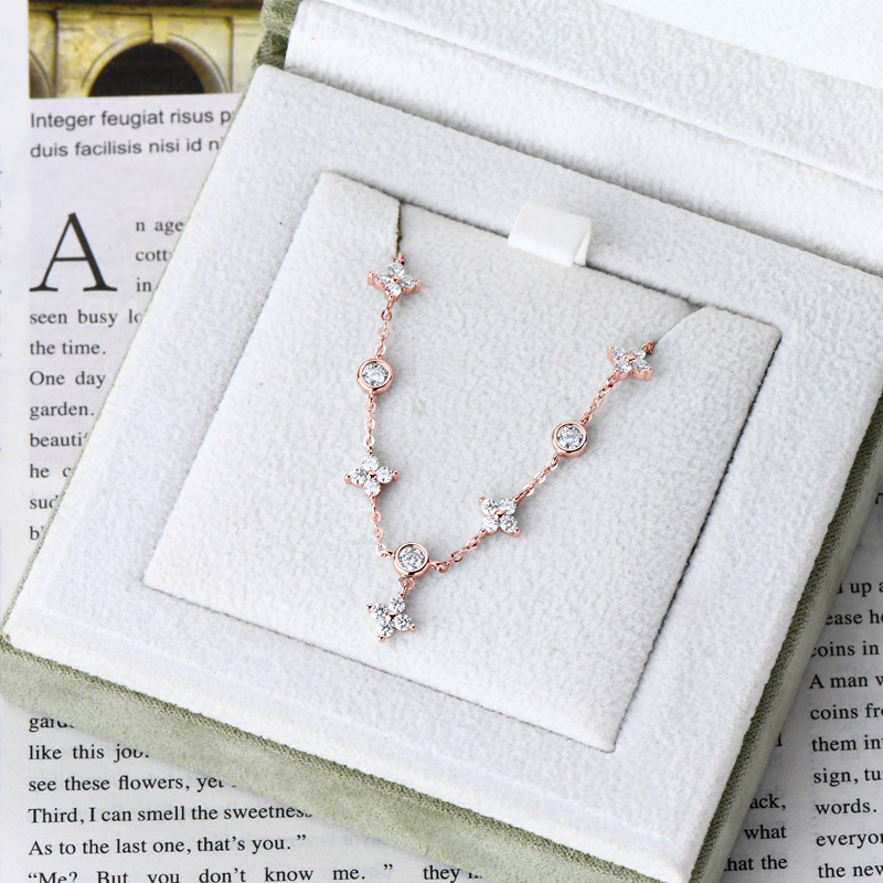 Ophelia Clover Moissanite Bracelet