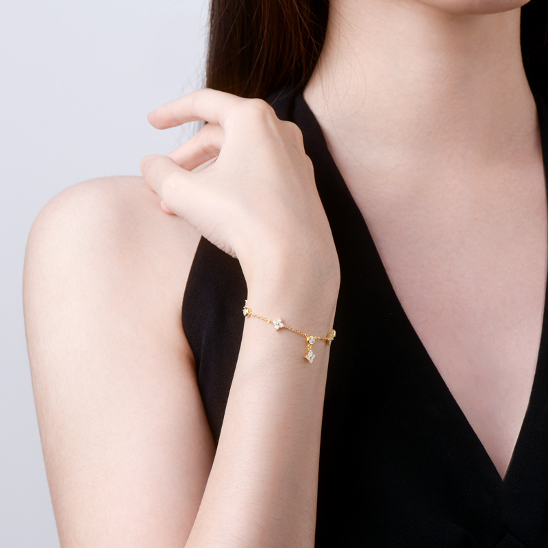 Ophelia Clover Moissanite Bracelet