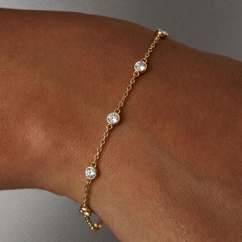 Meme Bezel Moissanite Bracelet