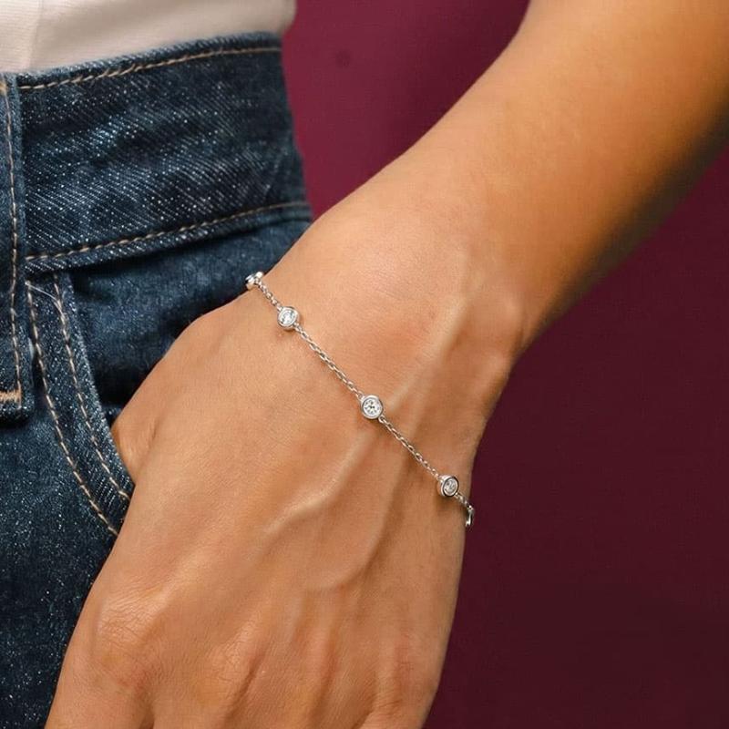 Meme Bezel Moissanite Bracelet