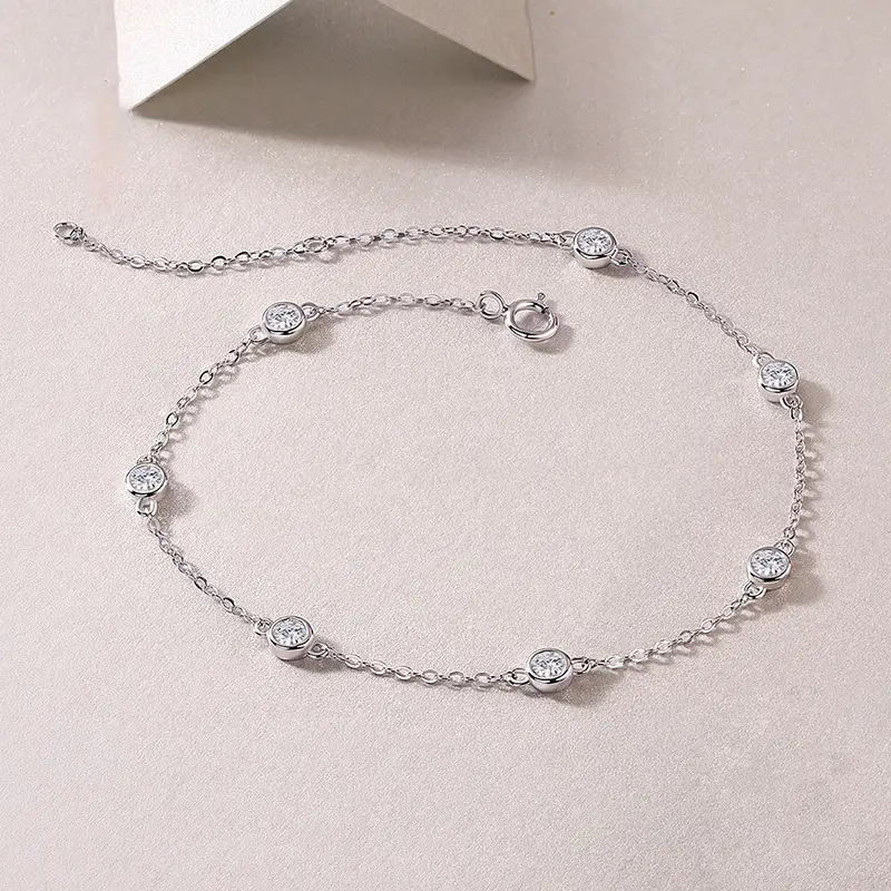 Meme Bezel Moissanite Bracelet