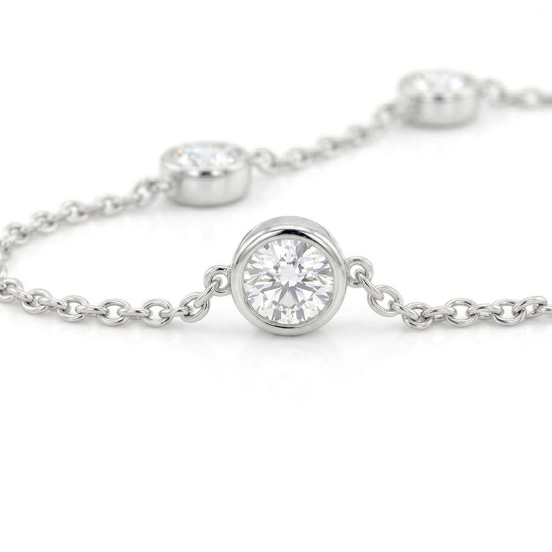 Cinq Bubbles Moissanite Necklace
