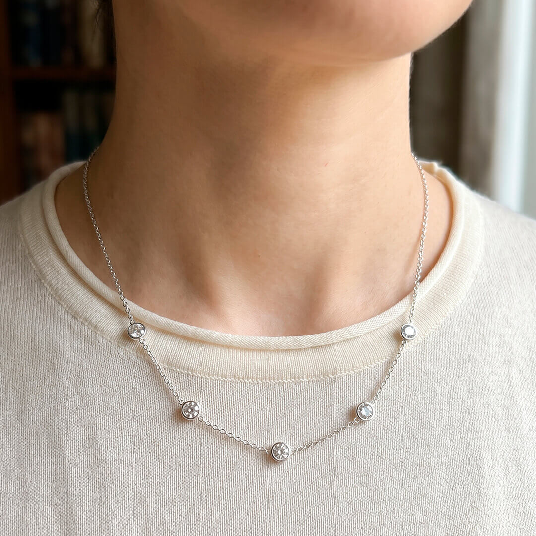 Cinq Bubbles Moissanite Necklace