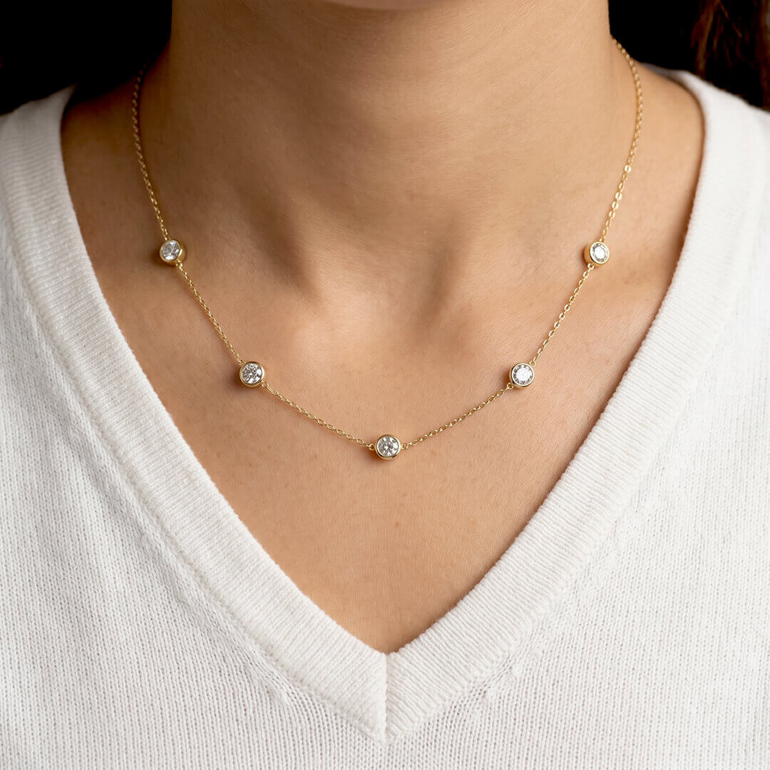 Cinq Bubbles Moissanite Necklace