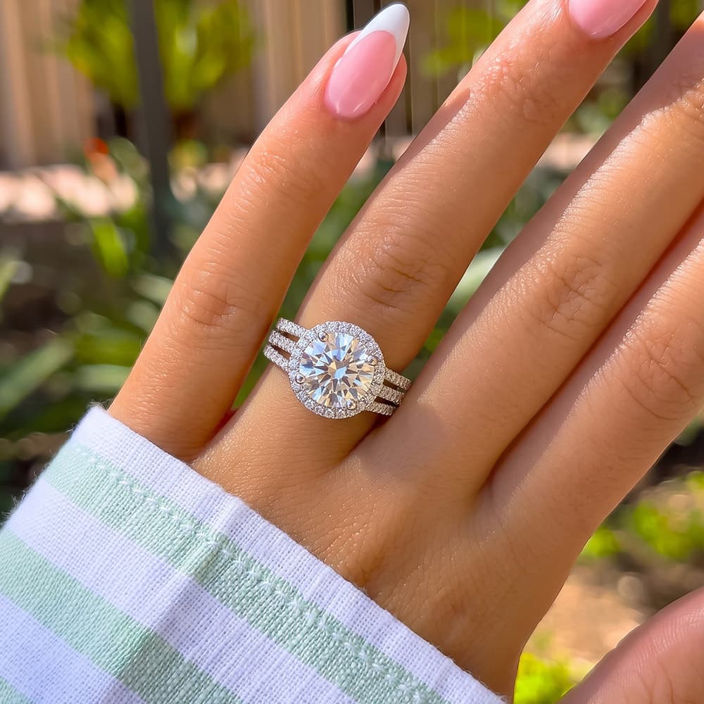 Charming Halo Moissanite Engagement Ring