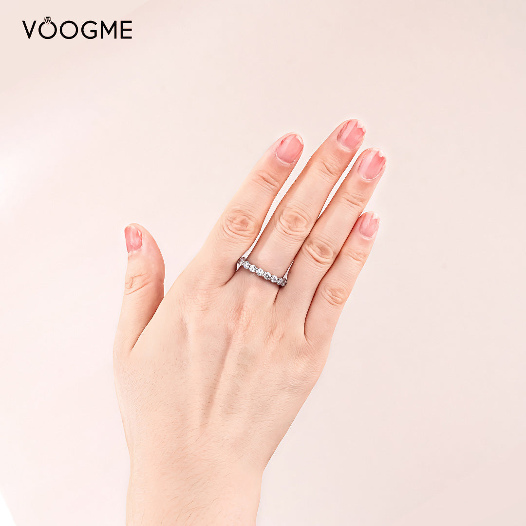 Alula Embrace Round Moissanite Wedding Band-VOOGME