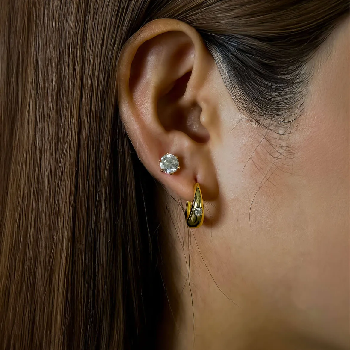 Celis Curve Moissanite Hoop Earrings