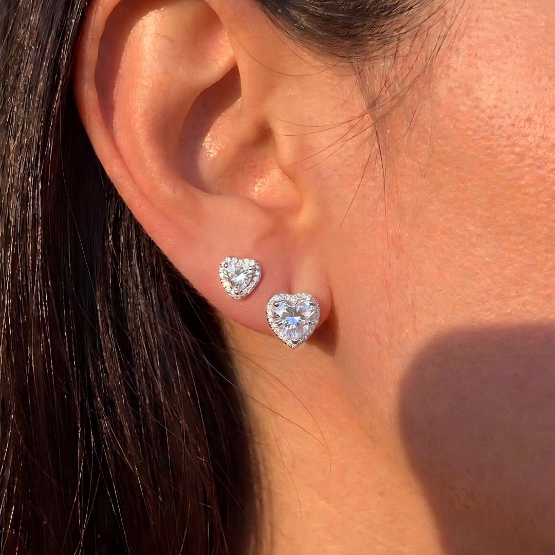 Hola Heart Moissanite Stud Earrings