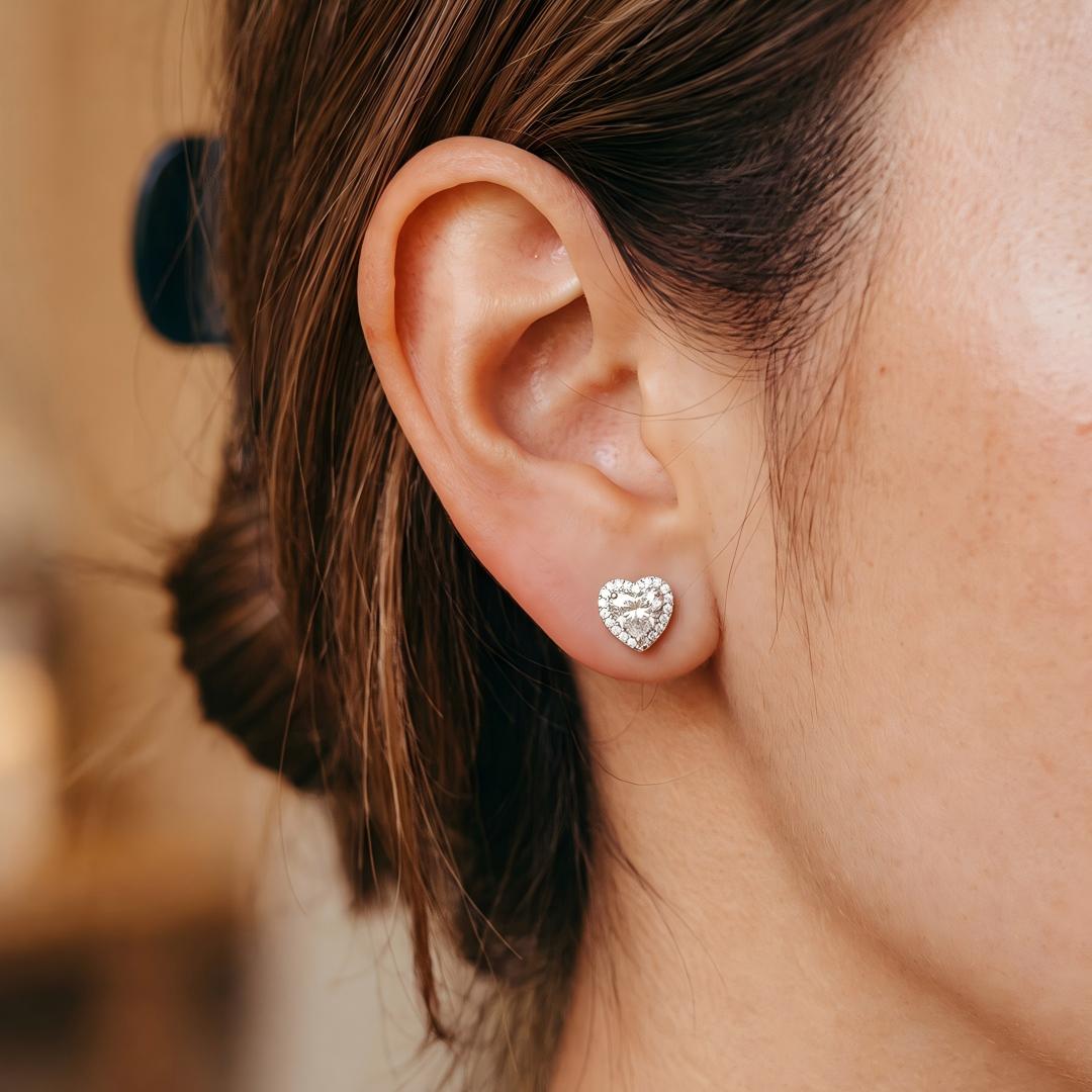 Hola Heart Moissanite Stud Earrings