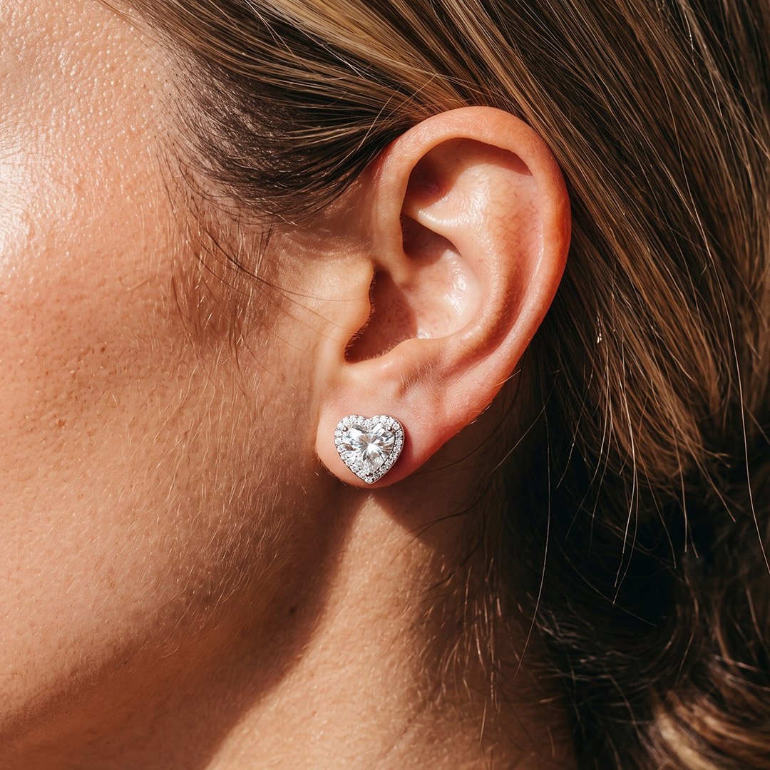 Hola Heart Moissanite Stud Earrings