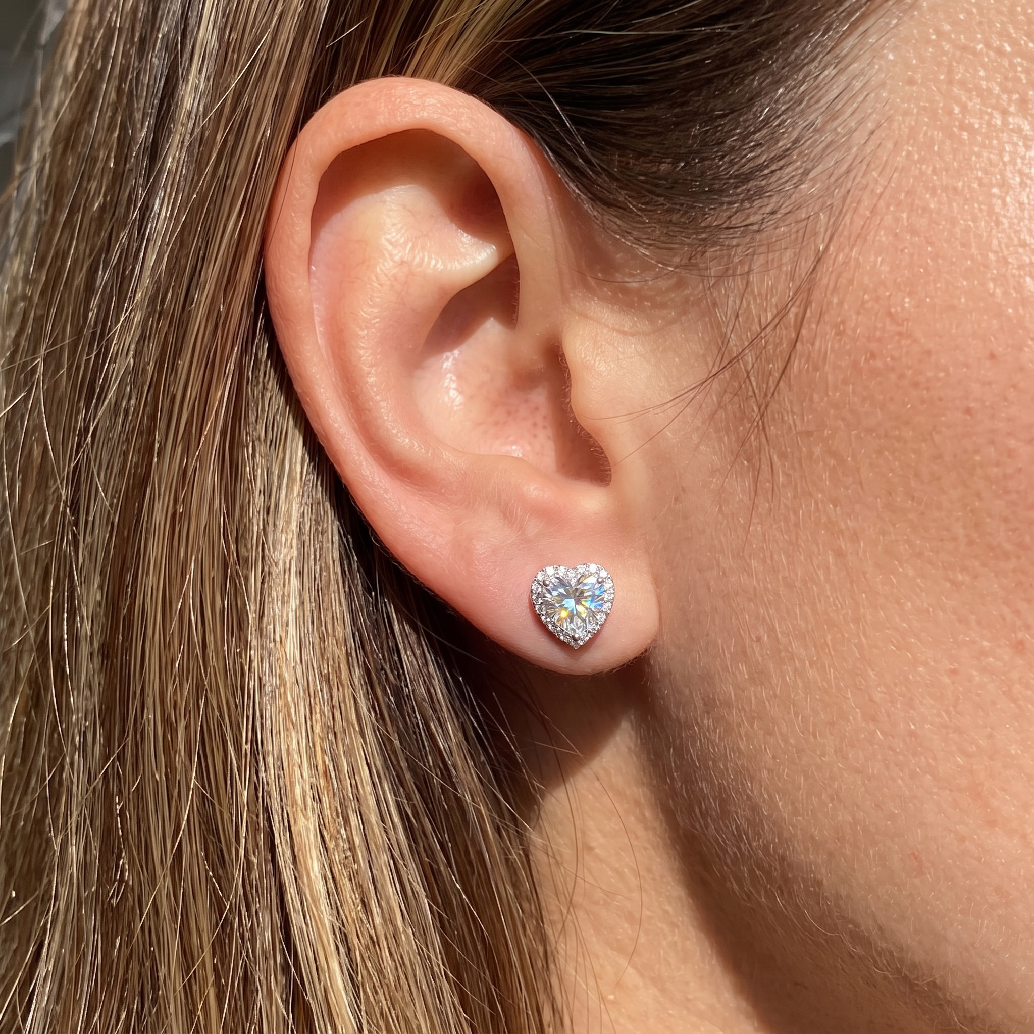 Hola Heart Moissanite Stud Earrings