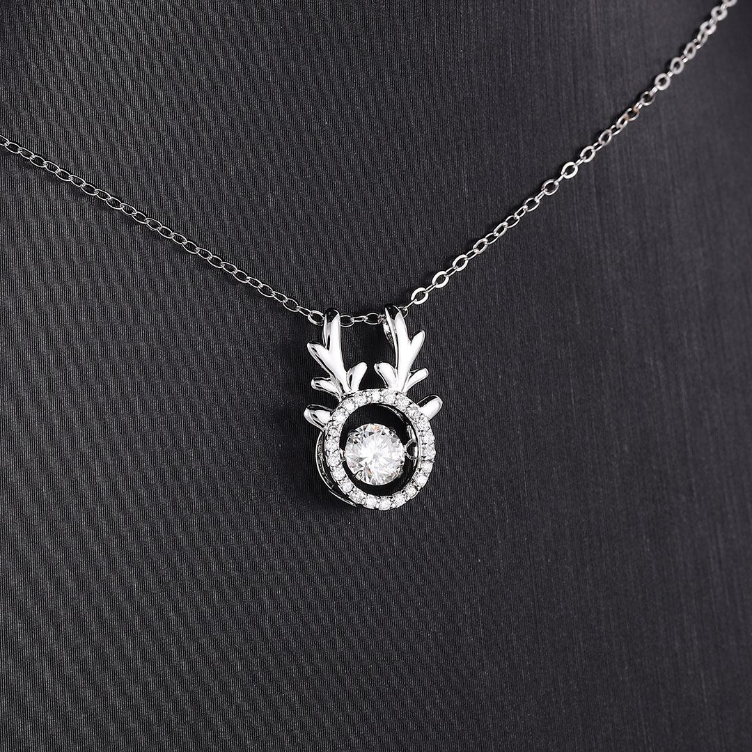 Antler Beating Motion Heart Moissanite Necklace-VOOGME