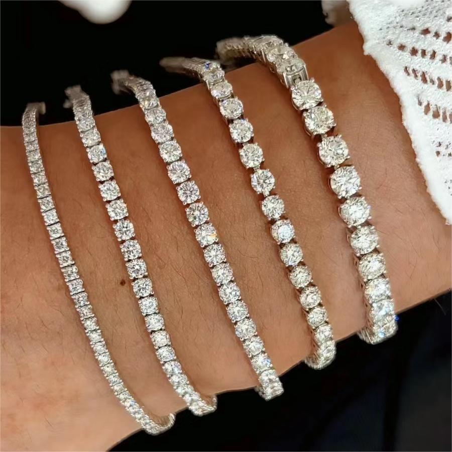 What kind of bracelet should you wear on my wedding day
