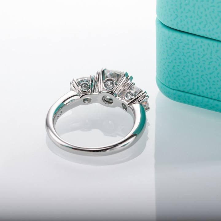 Double Claws Three Stones Moissanite Engagement Ring (5.0 ct. tw)-VOOGME