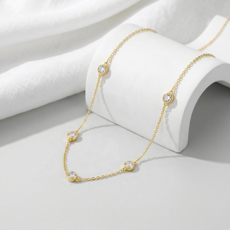 Cinq Bubbles Moissanite Necklace