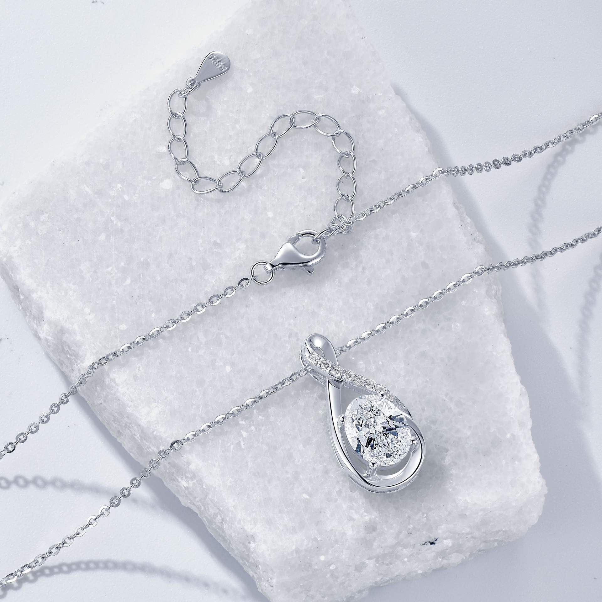 Sparkling Oval Moissanite Necklace 2.0ct