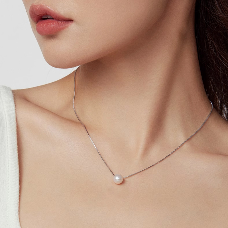 Lilian Freshwater Pearl Necklace-VOOGME