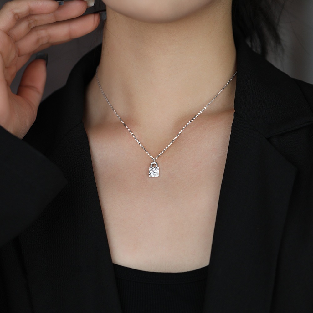 Lockit Full Pave Moissanite Necklace