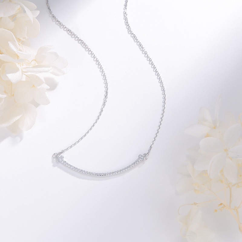 Curved Line Moissanite Necklace