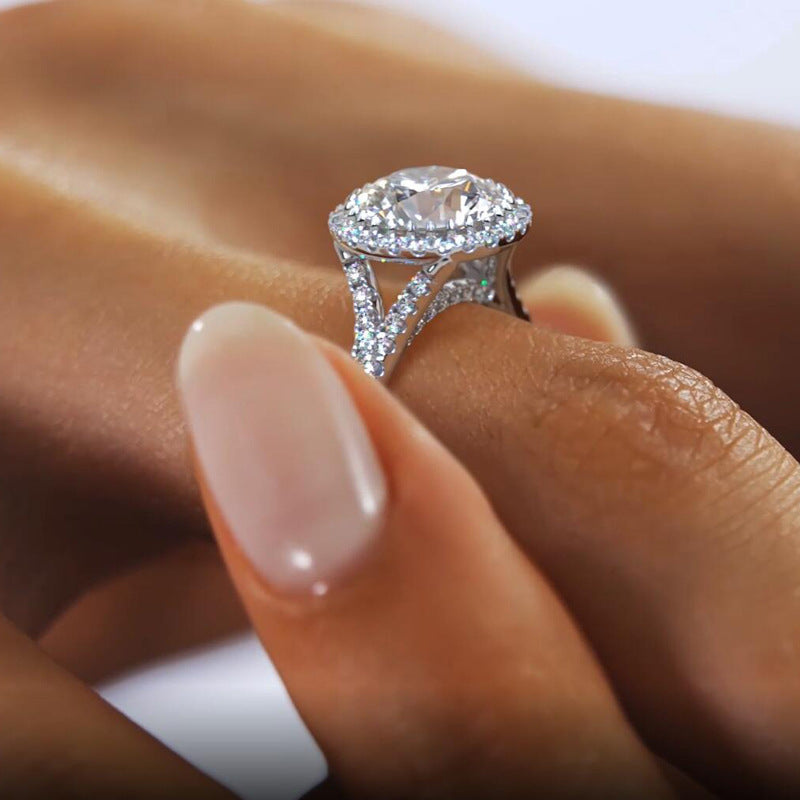 Fotna Halo Moissanite Engagement Ring-VOOGME