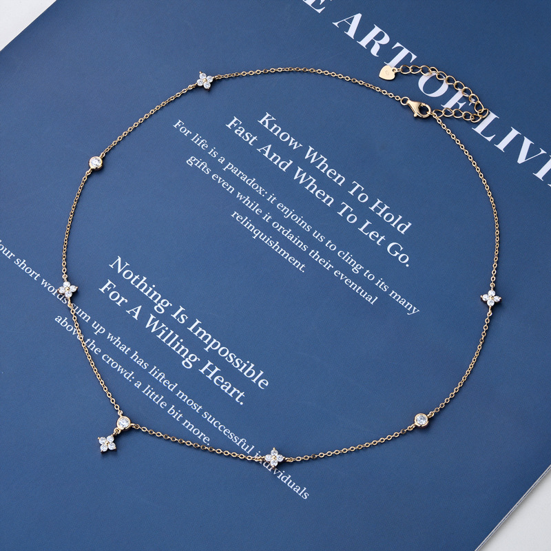 Una Four Leaf Clover Moissanite Necklace-VOOGME