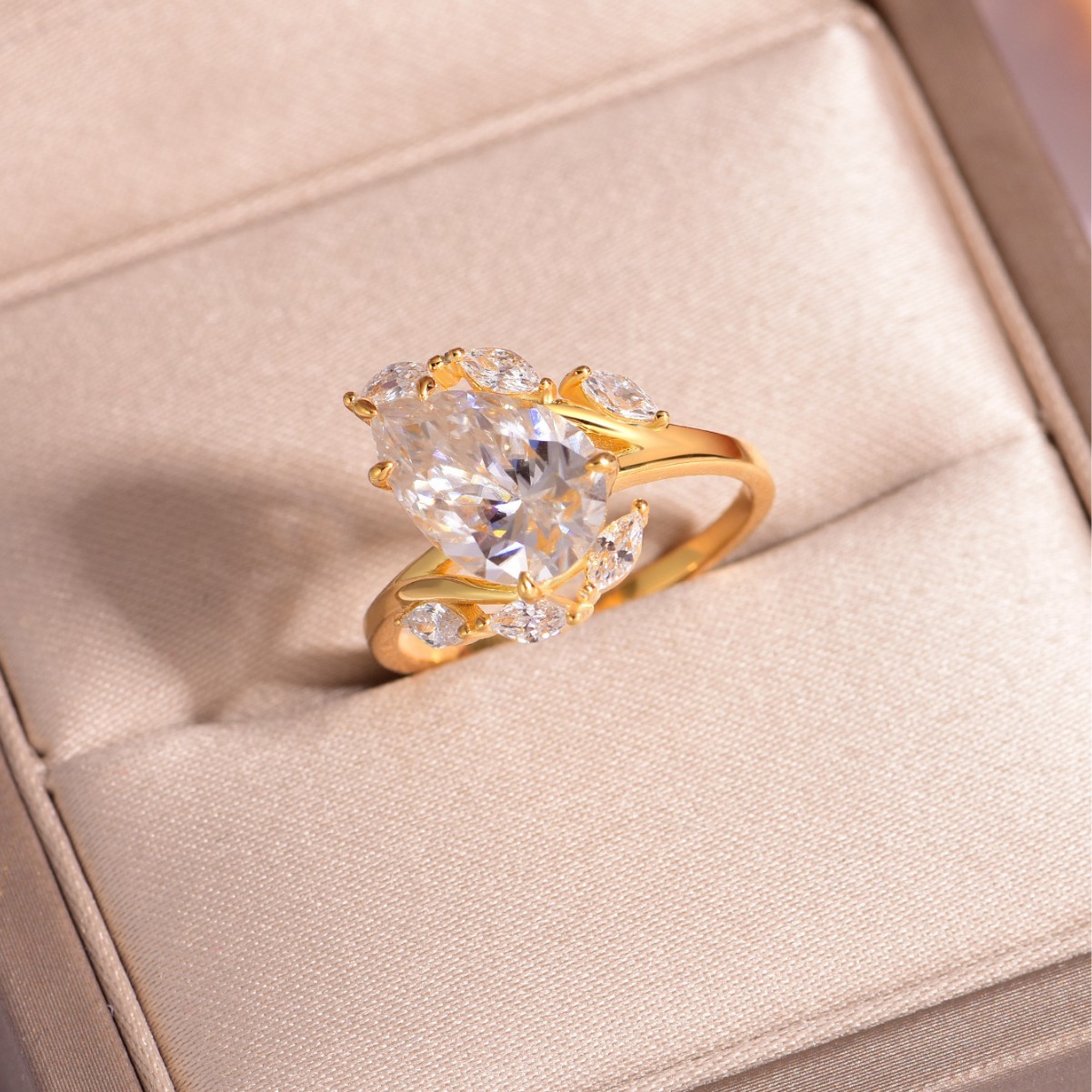 Pear Cut Petal Moissanite Ring Set
